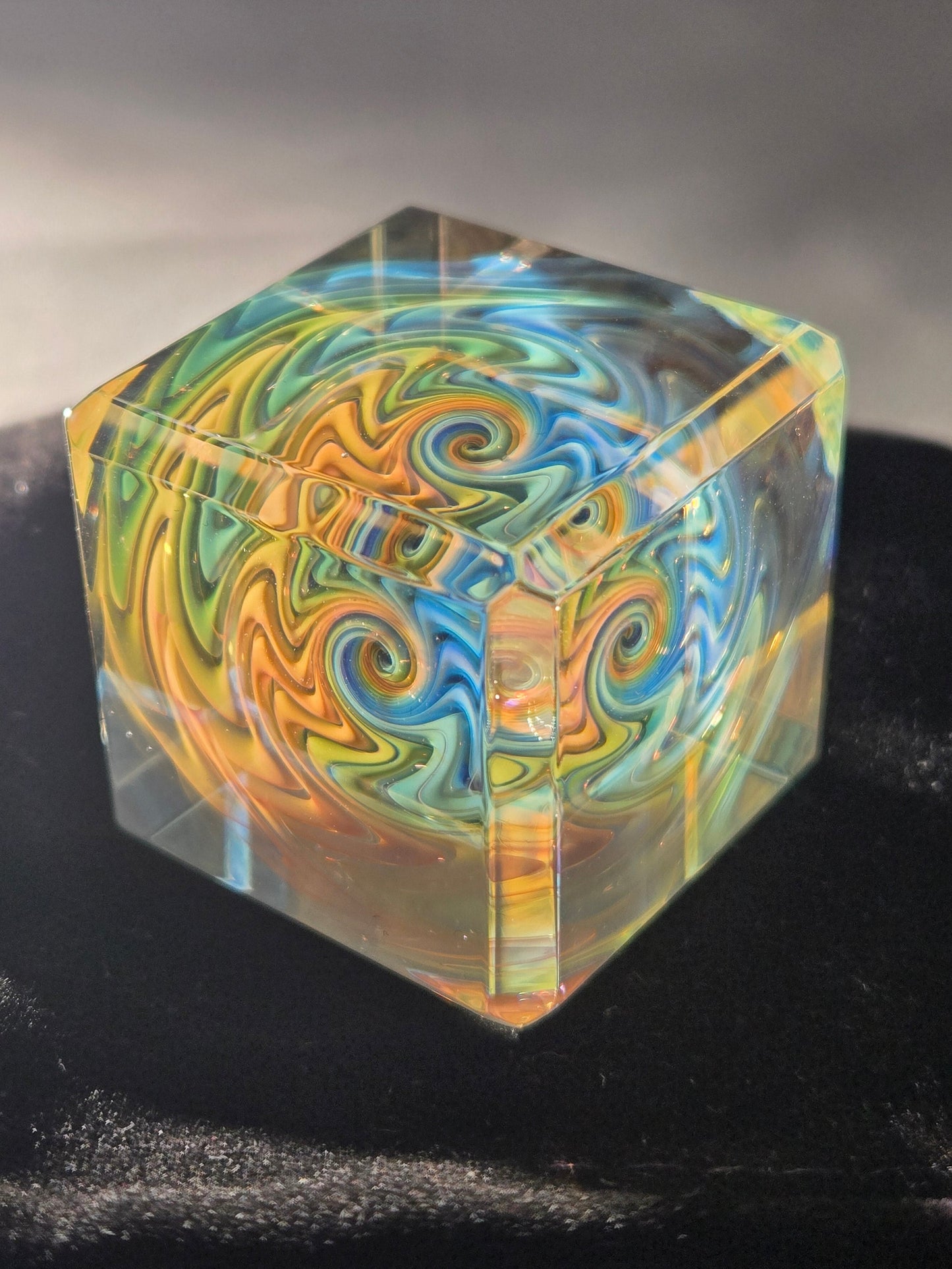 Hefe Glass Cube
