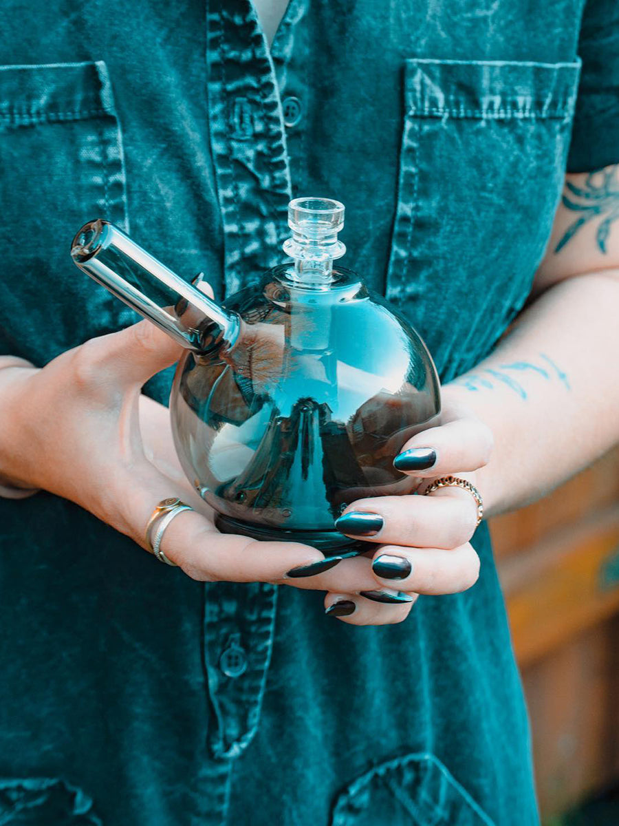 Globe Bubbler - Smoke